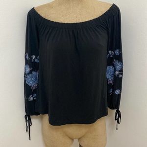 American Eagle Black Floral Off The Shoulder Top